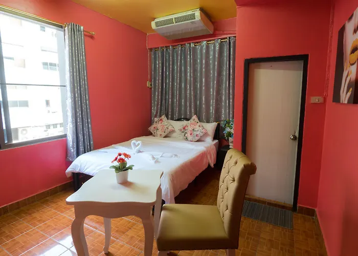 De Sky Sukhumvit Ekkamai 3*