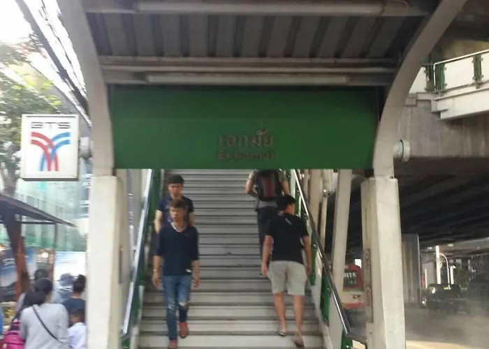 De Sky Sukhumvit Ekkamai 3*