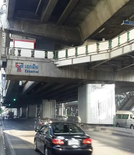 De Sky Sukhumvit Ekkamai 3* Bangkok