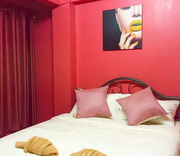 De Sky Sukhumvit Ekkamai Hotel