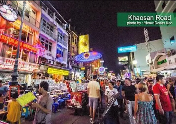 De Sky Sukhumvit Ekkamai 3*